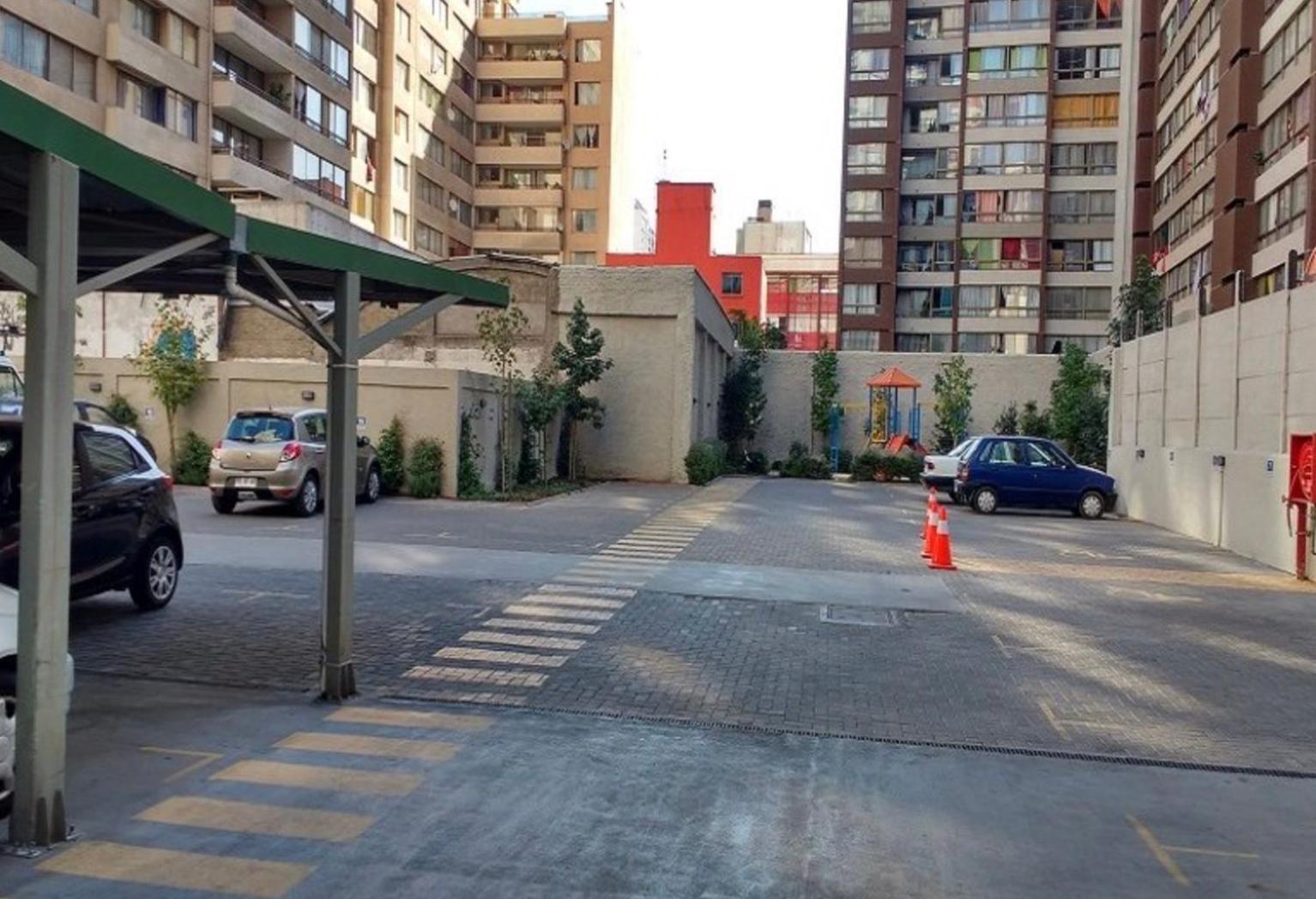 סנטיאגו Cerca Movistar Arena Y A Pasos Del Metro Universidad De Chile Con Estacionamiento מראה חיצוני תמונה